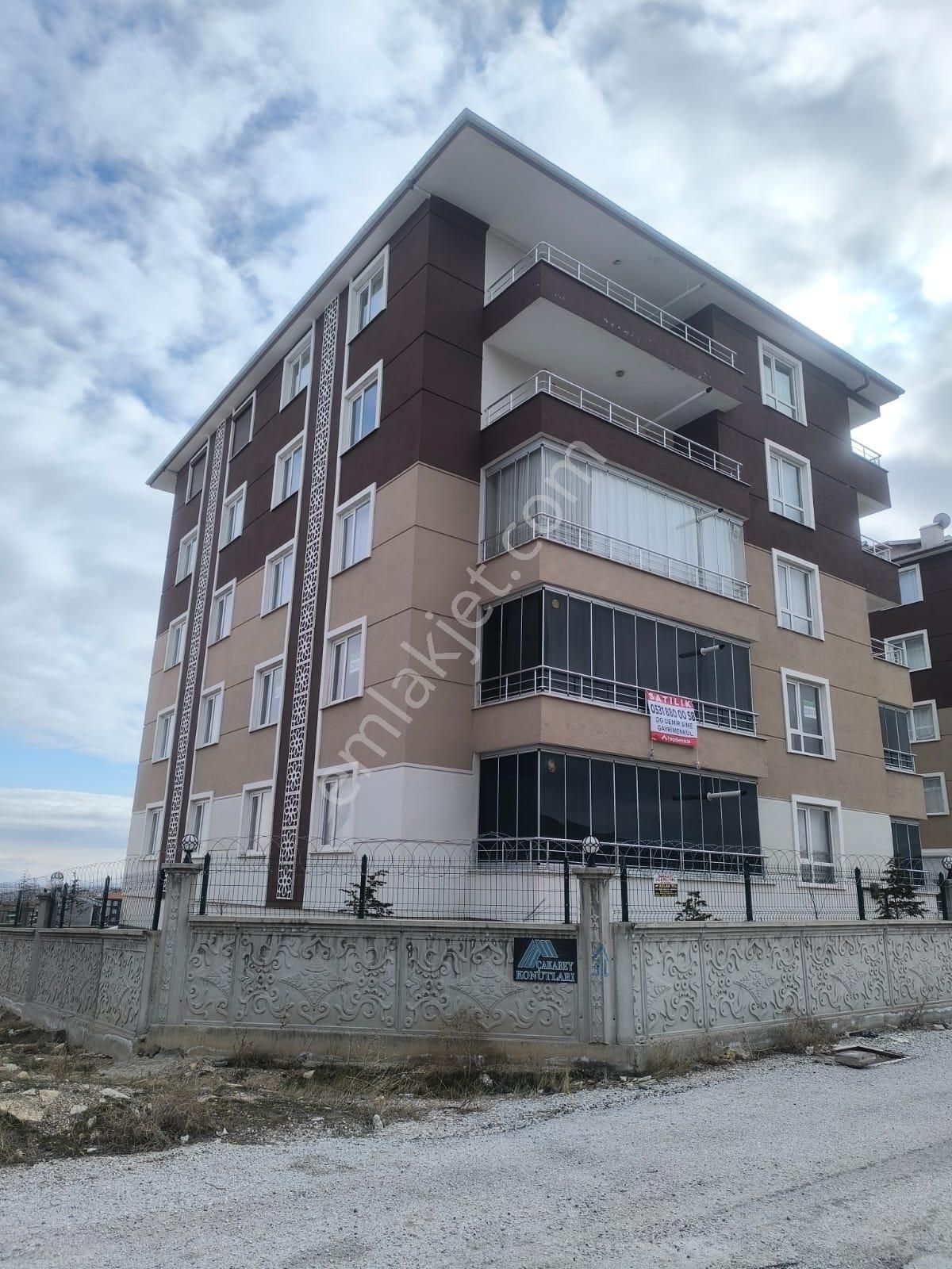 Selçuklu Selahaddin Eyyubi Satılık Daire Selçuk / Seladdin Eyyubi Mh. Fırsat 3+1 Site İçi Daire