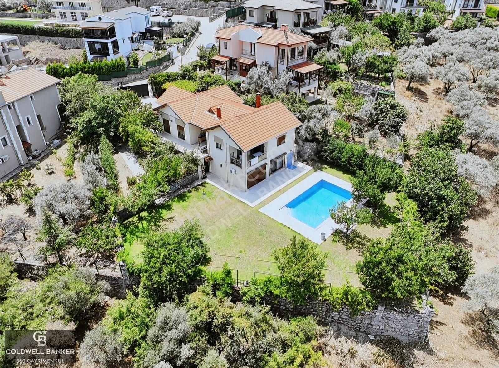 İzmir Kemalpaşa Çınarköy Konaklarında Satılık 4+2 Villa