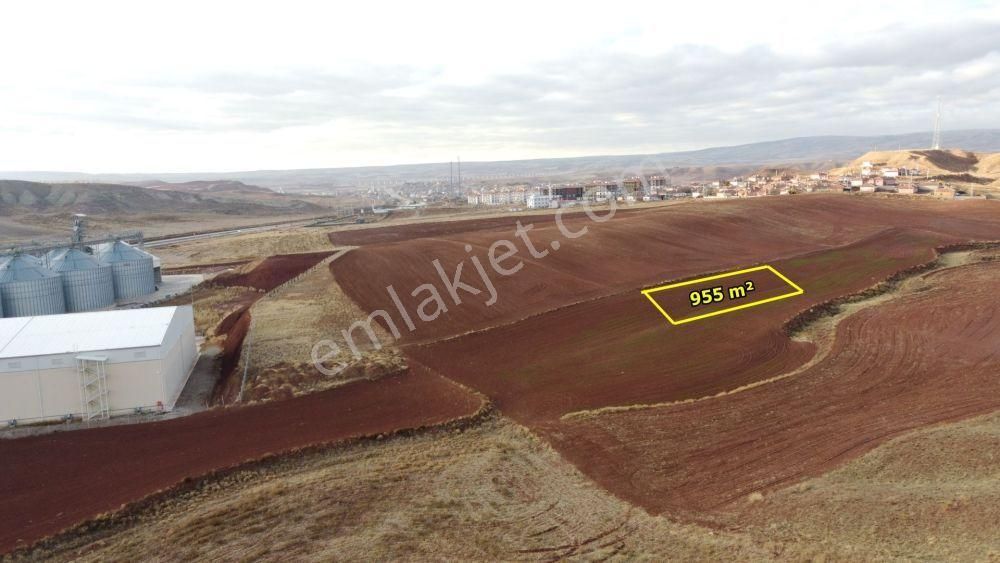 Delice Çerikli Bld. (Yerlikent) Satılık Konut İmarlı Kırıkkale Delice Çerikli Yerlikentde 955 M2 15 Kata İmarlı Arsa