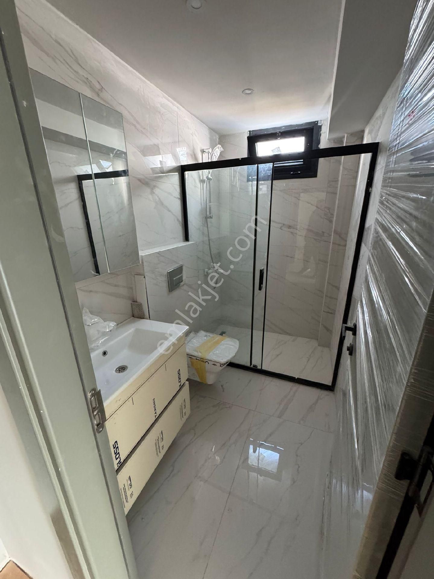 Kusadası Merkezde Ege Mahallesinde Arakat Deniz Manzaralı 3+1 130m2 Daire - Görsel 8