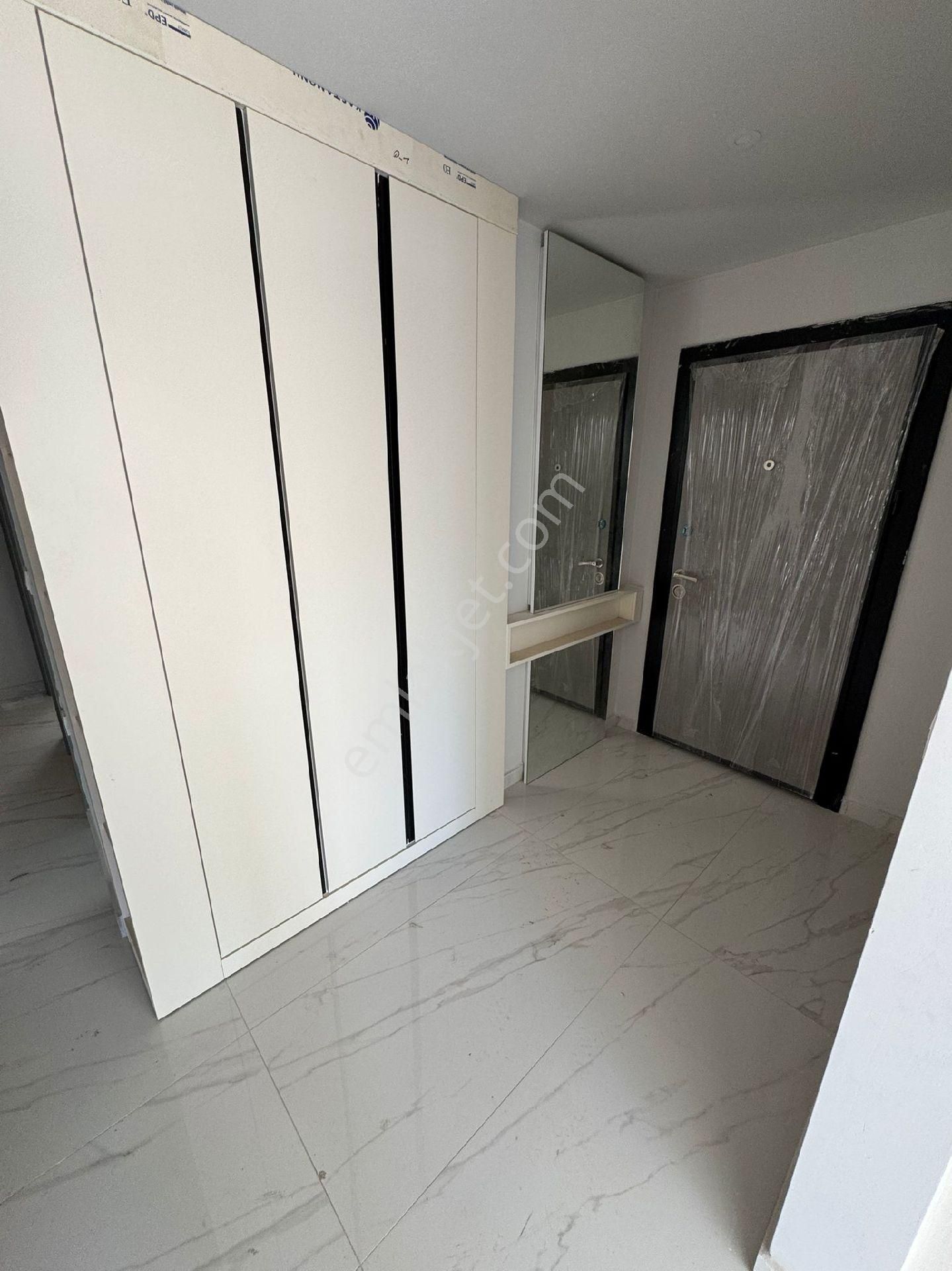 Kusadası Merkezde Ege Mahallesinde Arakat Deniz Manzaralı 3+1 130m2 Daire - Görsel 5
