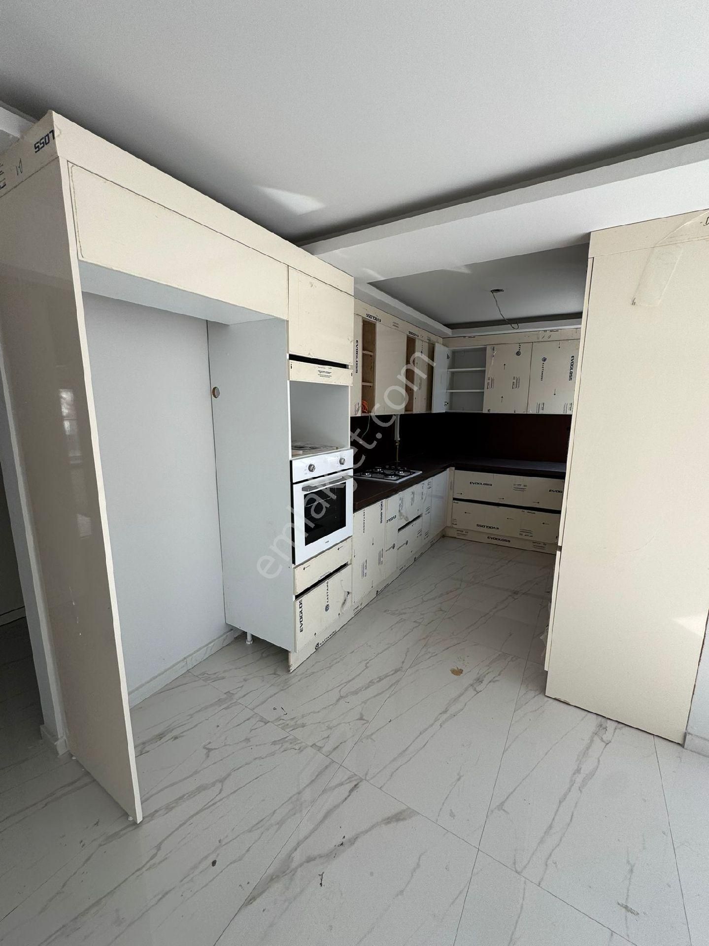 Kusadası Merkezde Ege Mahallesinde Arakat Deniz Manzaralı 3+1 130m2 Daire - Görsel 7