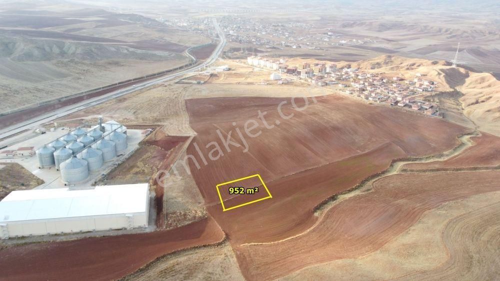 Delice Çerikli Bld. (Yerlikent) Satılık Konut İmarlı Kırıkkale Delice Çerikli Yerlikentde 952 M2 15 Kata İmarlı Arsa