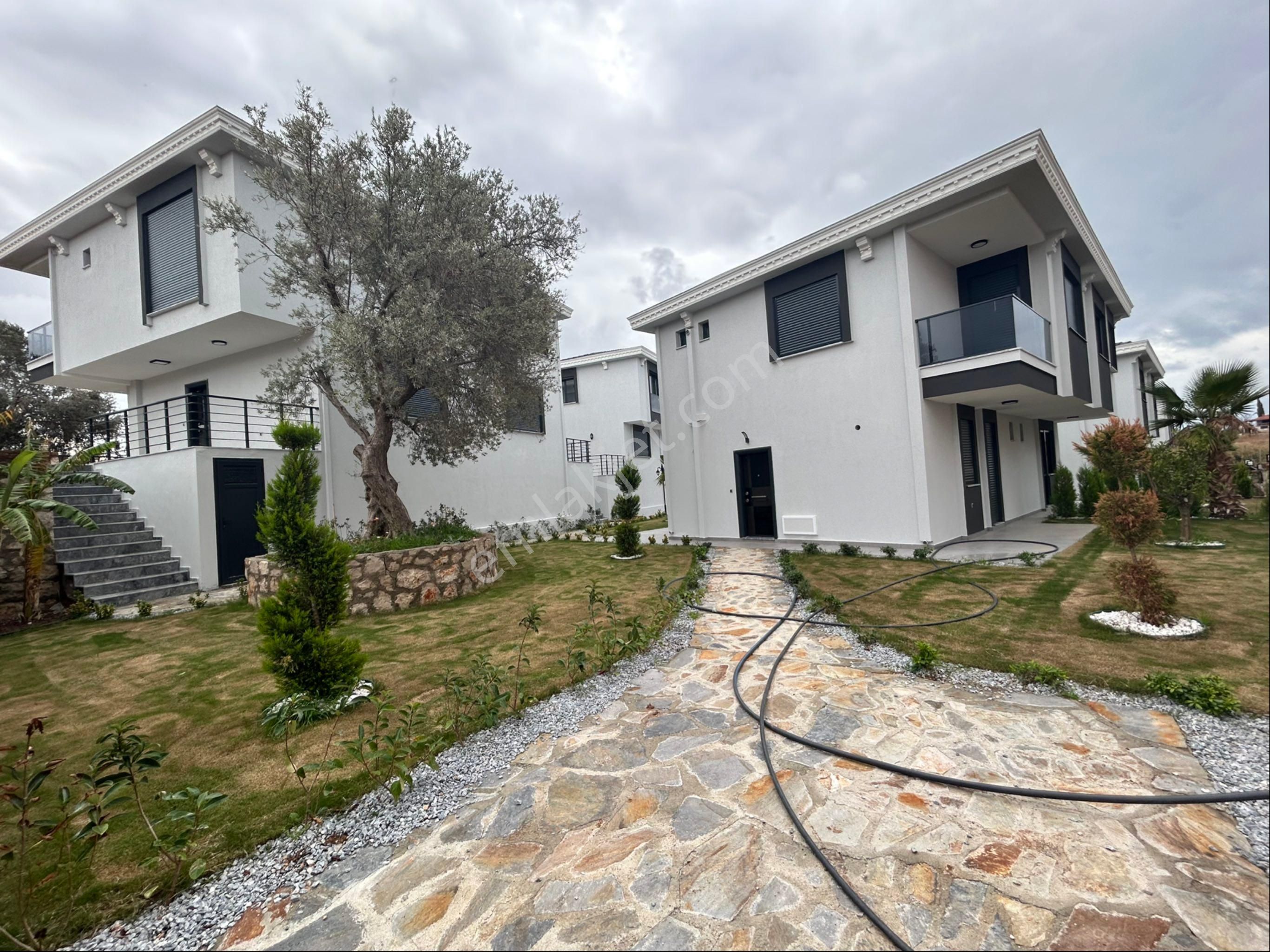 Didim'de Havuzlu Sitede 3+1 Villa - Görsel 18