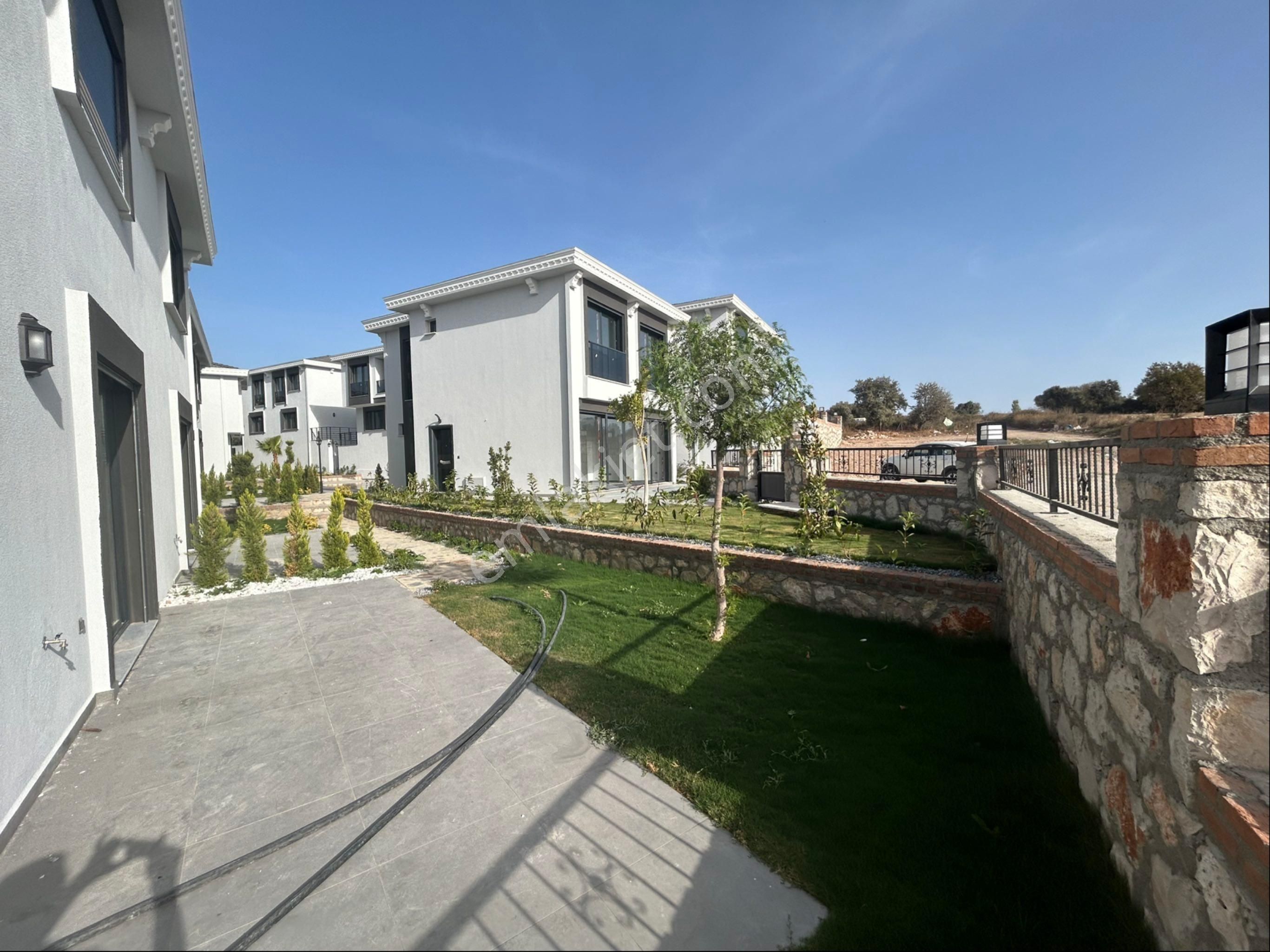 Didim'de Havuzlu Sitede 3+1 Villa - Görsel 4