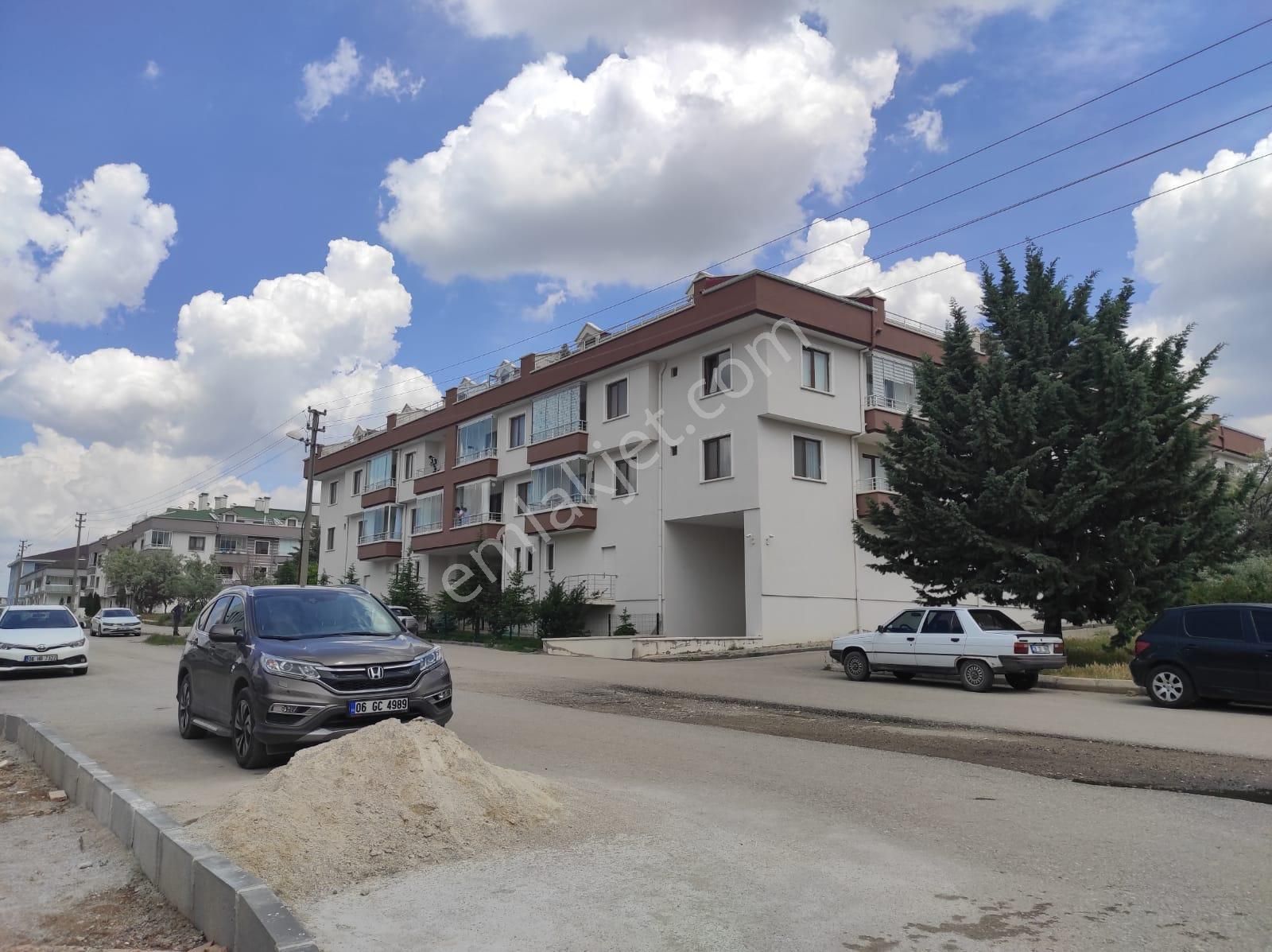 Ankara Gölbaşı Hastaneye Yakın Kiralık Daire İncek Tek Yapı'da,katta,bakımlı,mobilyalı,önü Açık,temiz 1+1