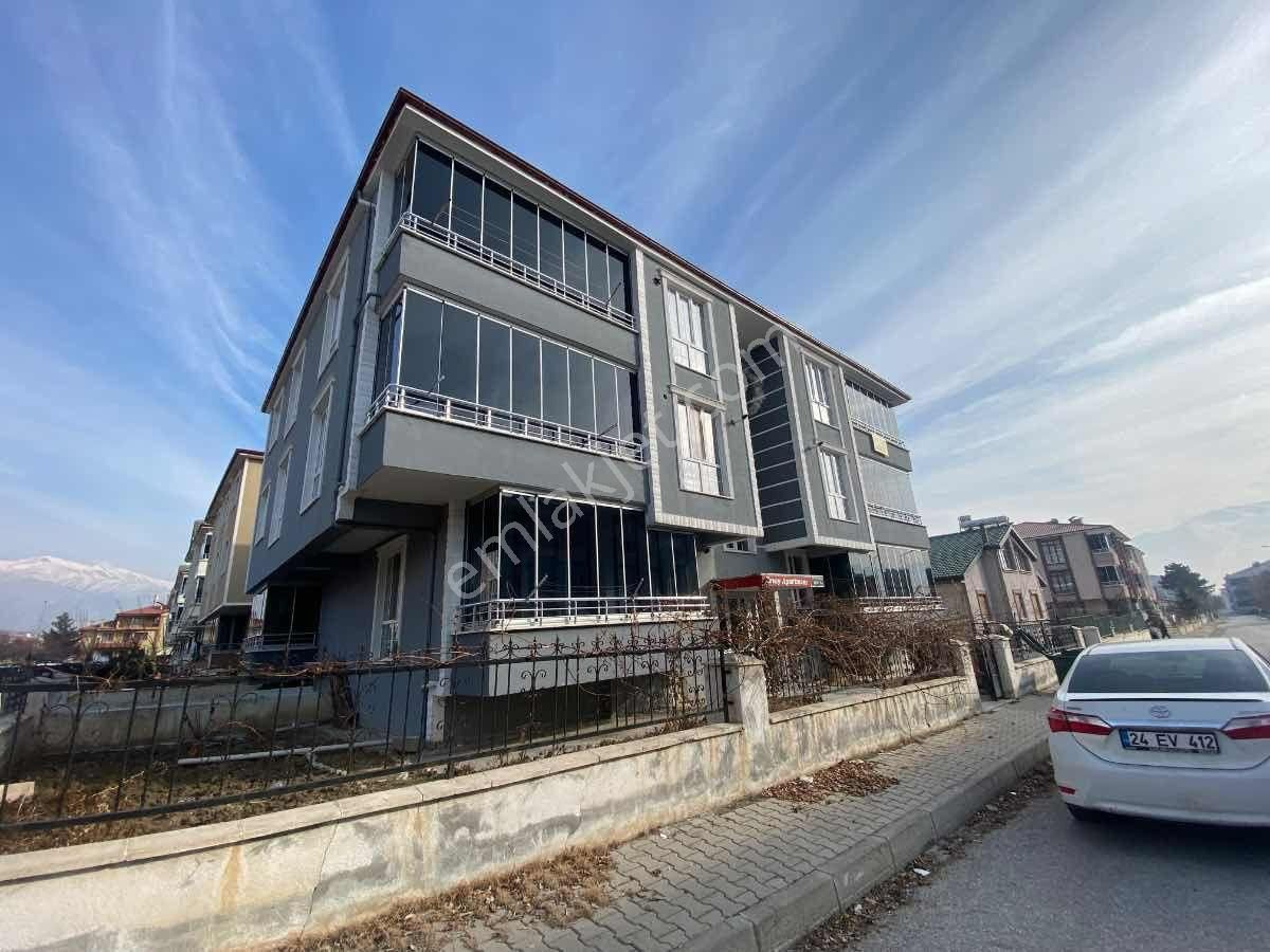 Erzincan Merkez Barbaros Satılık Daire Remax Dem'den Barbaros Mah. 3+1 Fırsat Daire!!