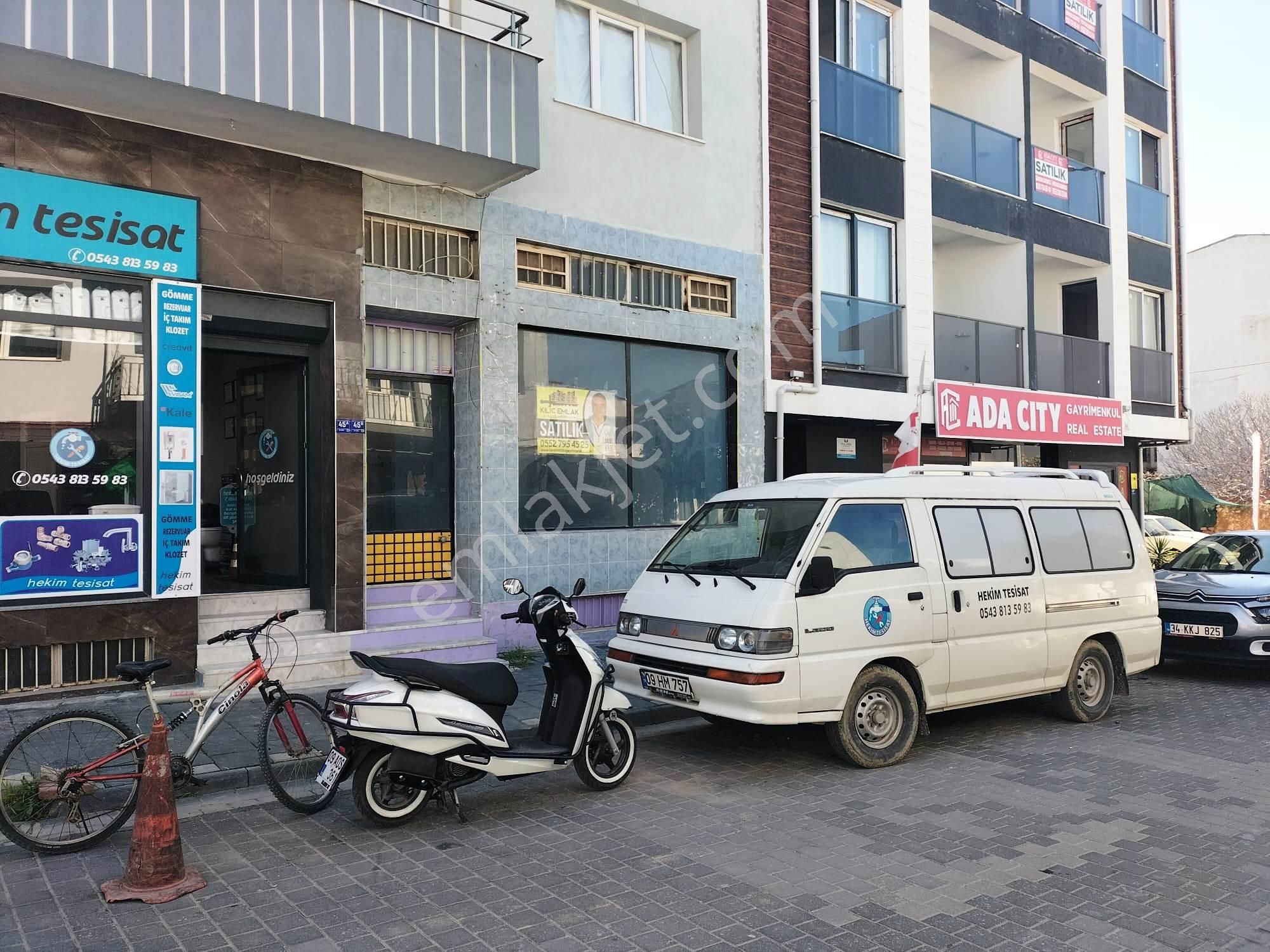 Kuşadası Davutlar Satılık Dükkan & Mağaza Davutlarda Yaya Trafiği Yoğun Olan Caddede Muazzam Güzellikte Satılık Dükkan