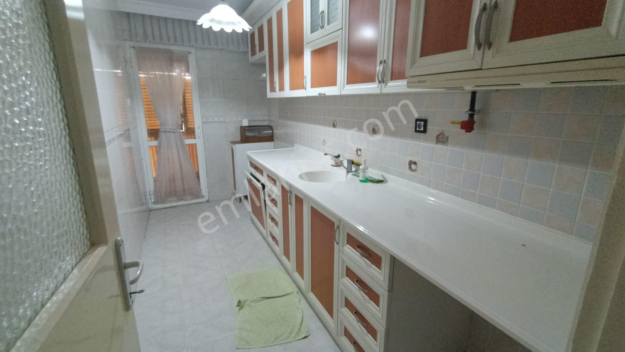 Karşıyaka Bahçelievler Satılık Daire Köşe Konumlu Doğalgazlı 3+1 Masrafsız Bakımlı Daire