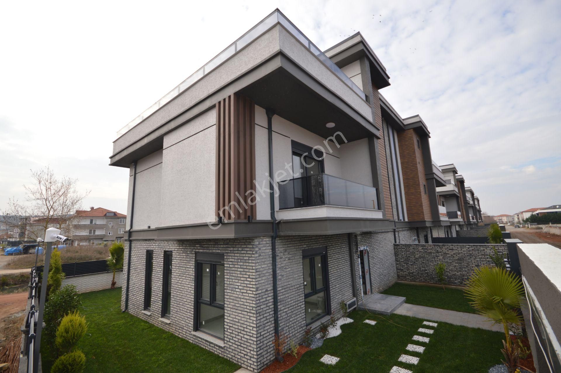 Karasu Yalı Satılık Villa !!! Hayallerinizdeki Yaşam 5+1 Mükemmel Villa !!!