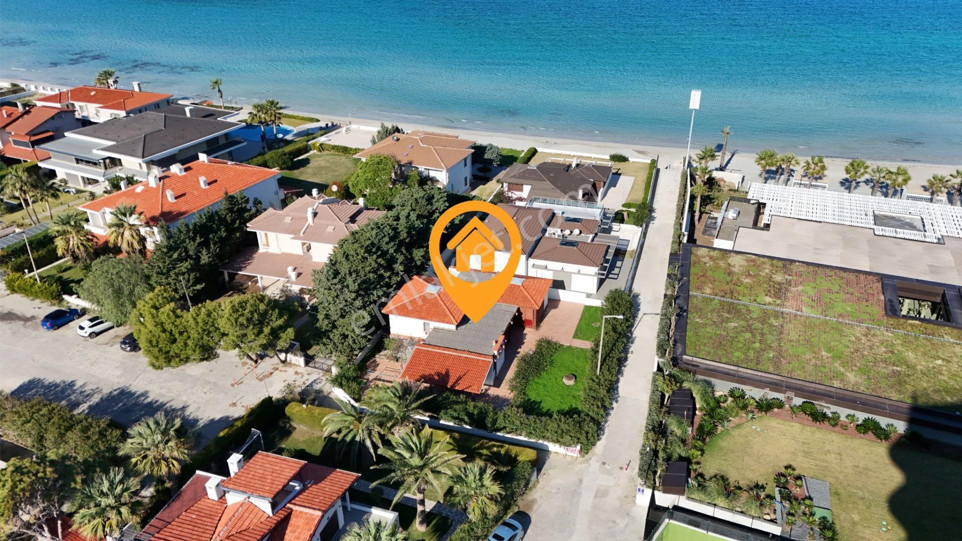 Çeşme Ilıca Satılık Villa Çeşme Swiss Otel Yanı, Denize 50 M Mesafede Müstakil Villa...