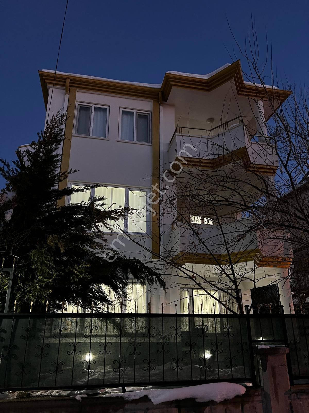 Melikgazi Gesi Satılık Villa Geside Full Yapılı Havuzlu Satılık Villa