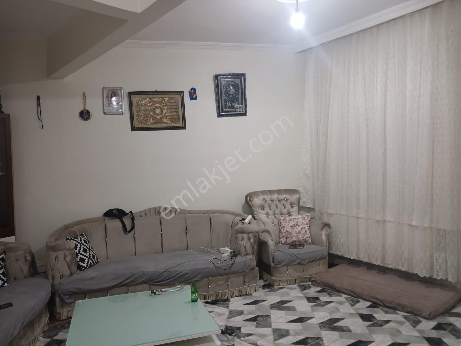 Bağcılar Demirkapı Satılık Daire Demirkapı Mahallesinde 3+1 Satılıkbahce Katı 1з0m²