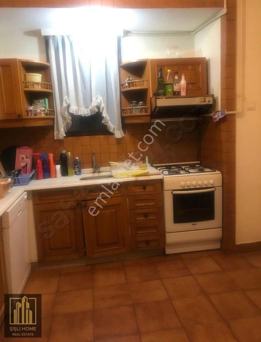 Şişli Merkez Satılık Daire Perihan Sokak Ta 2. Kat 160 M2 Daire