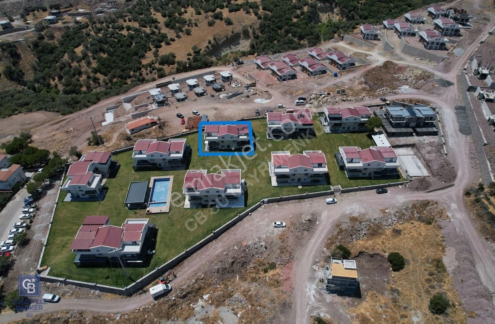 Dikili Çandarlı Satılık Daire Çandarlıda Havuzlu Sitede Doğa Ve Deniz Manzaralı Satılık Villa