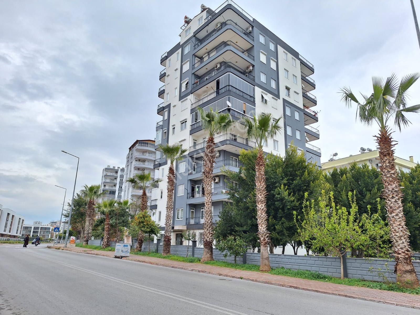 Konyaaltı Uncalı Satılık Daire Antalya Konyaaltı Uncalı Mahallesinde Merkezi Konumda Ara Katta Geniş Ferah Satılık 3+1 Daire