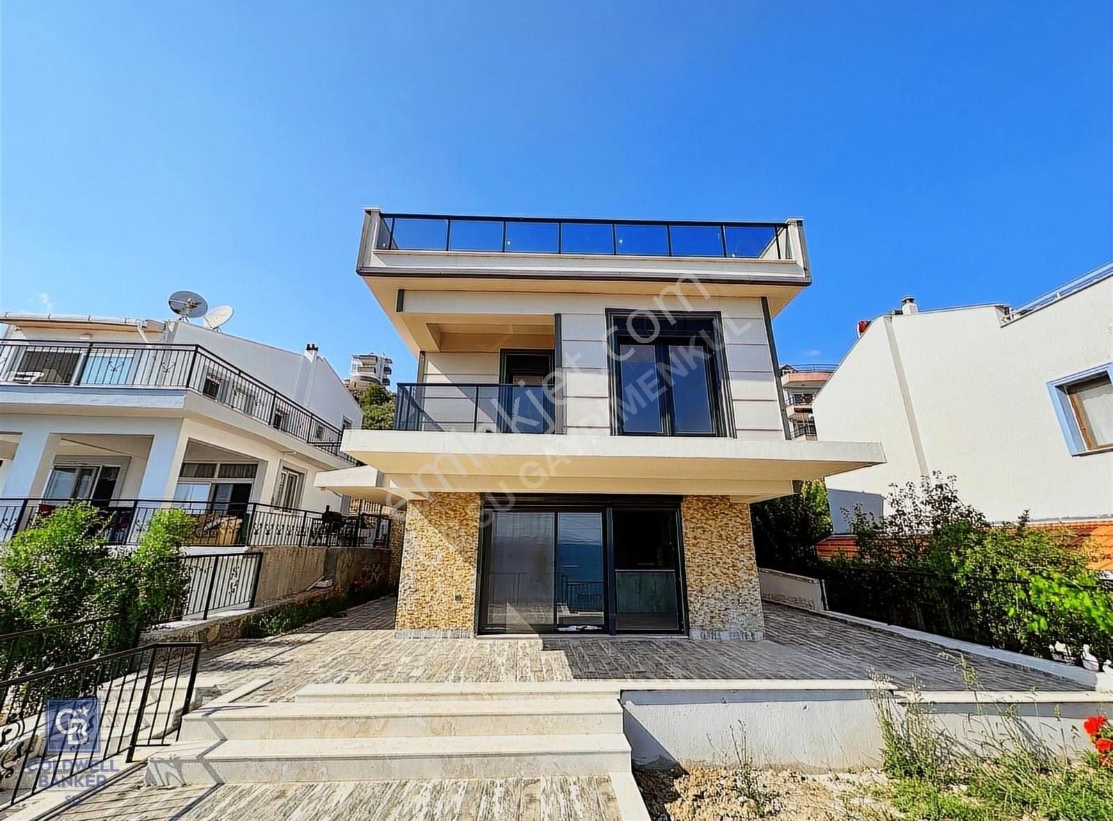 İzmir Dikili Denize Sıfır Satılık Villa Çandarlı Eyko'da Denize En Ön Sıra Mükemmel Manzaralı Villa