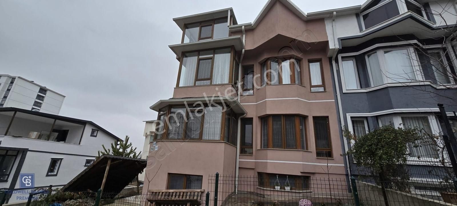 Etimesgut Bağlıca Satılık Villa Cb Premıum'dan Bağlıca'da Boş,full Yapılı Teraslı 6+2 Villa