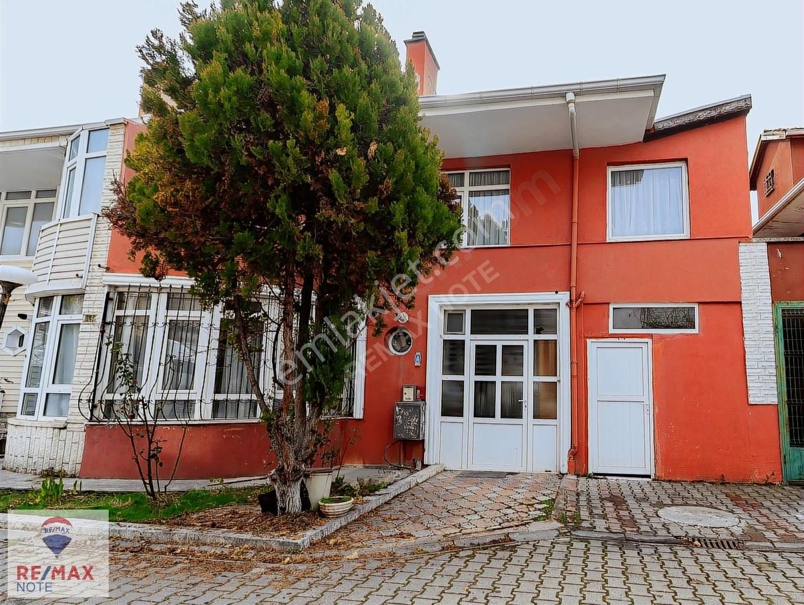 Etimesgut Yavuz Selim Satılık Villa Eryaman Yavuz Selim Mah. Güzel Ev Sitesi 5+1 Satılık Villa