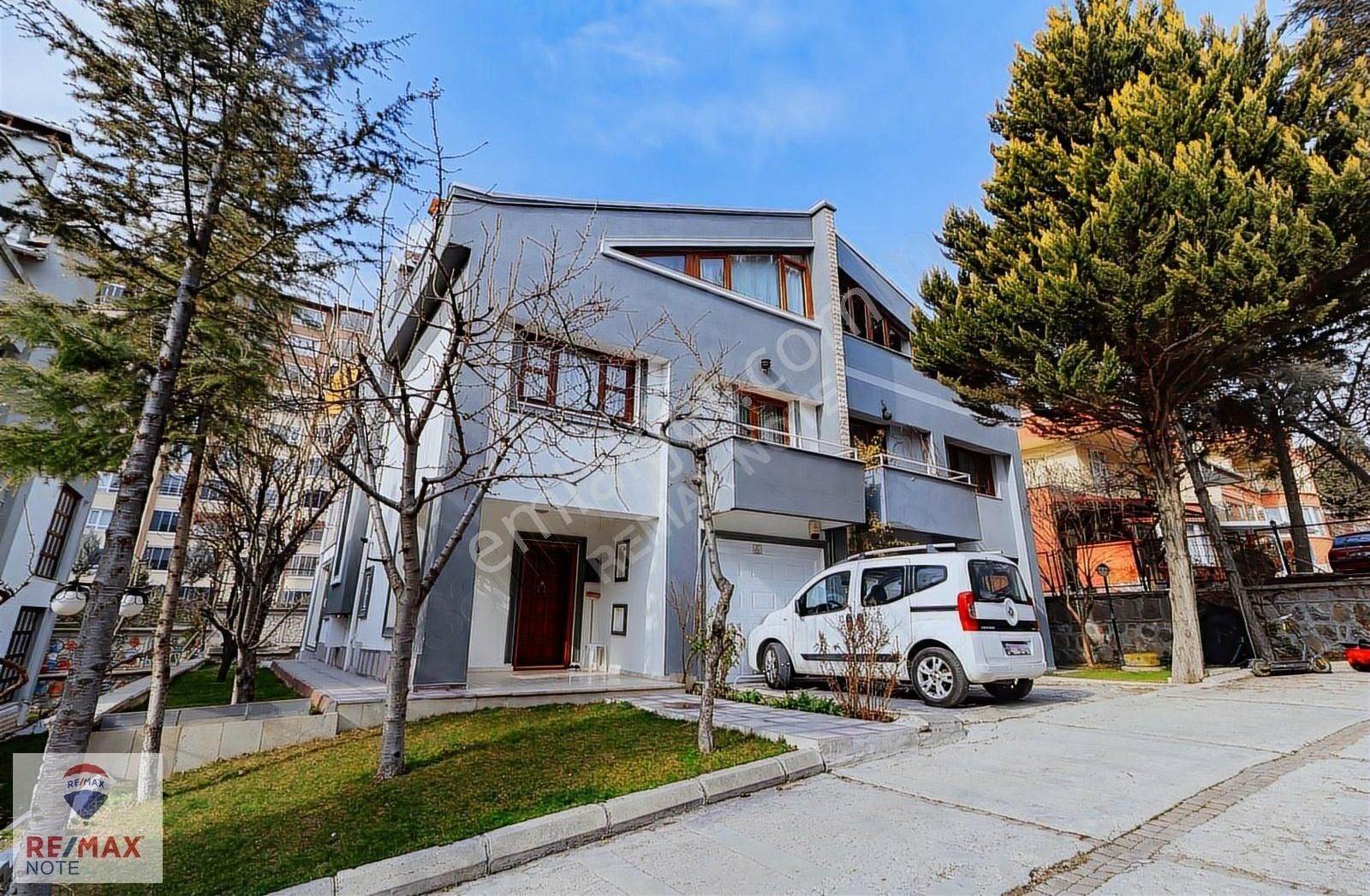 Etimesgut Yavuz Selim Satılık Villa Eryaman Yavuz Selim Mahallesi'nde Bakımlı 5+1 Villa