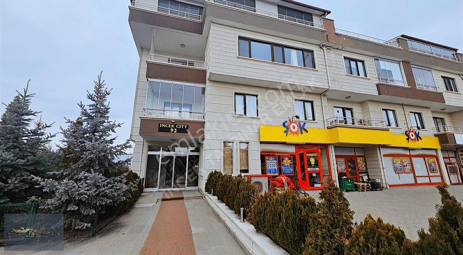 Ankara Gölbaşı Site İçerisinde Satılık Daire Kızılcaşar'da Lösante Yakını Geniş Satılık 2+1 Dx Büro&daire