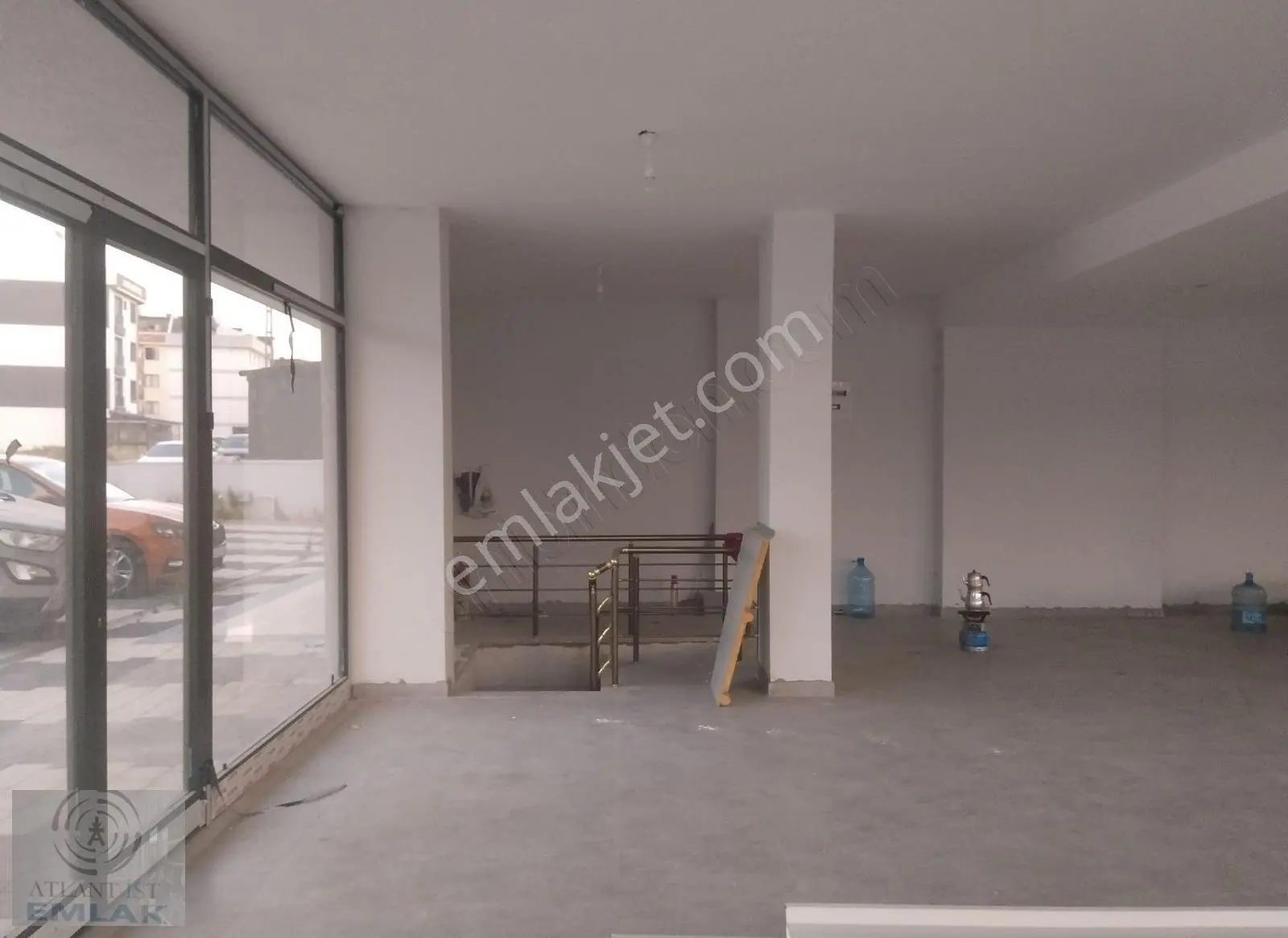 2 Dükkan Toplam 700m2 Cadde Üstü Köşebaşı Meydanda İskanlı - Görsel 5