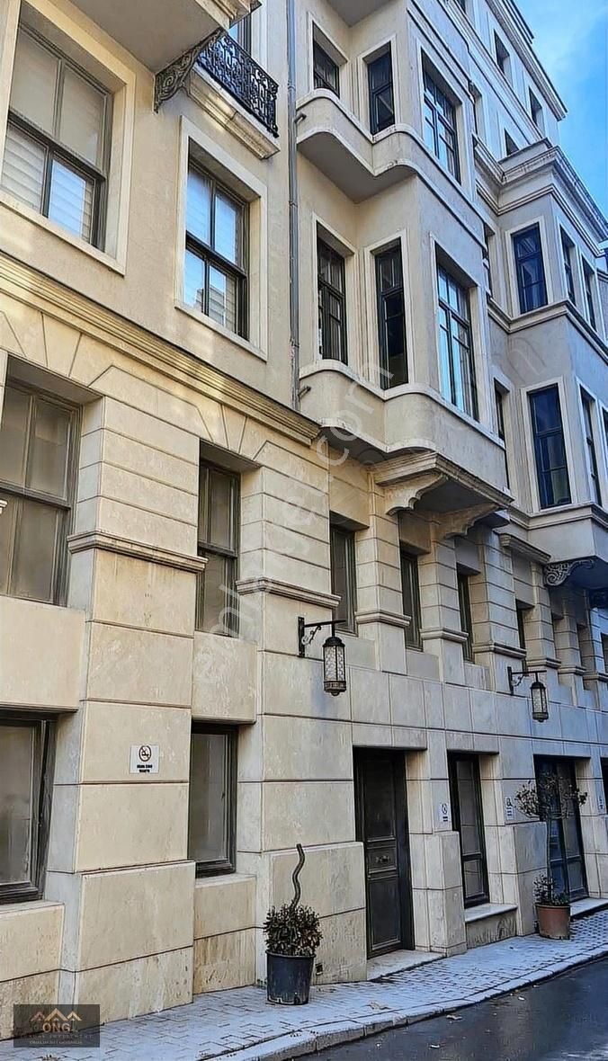 Beyoğlu Şehit Muhtar Kiralık Daire Ong Plus'tan Taksim360'da Lüks Full Eşyalı 1+1 Daire Kiralık