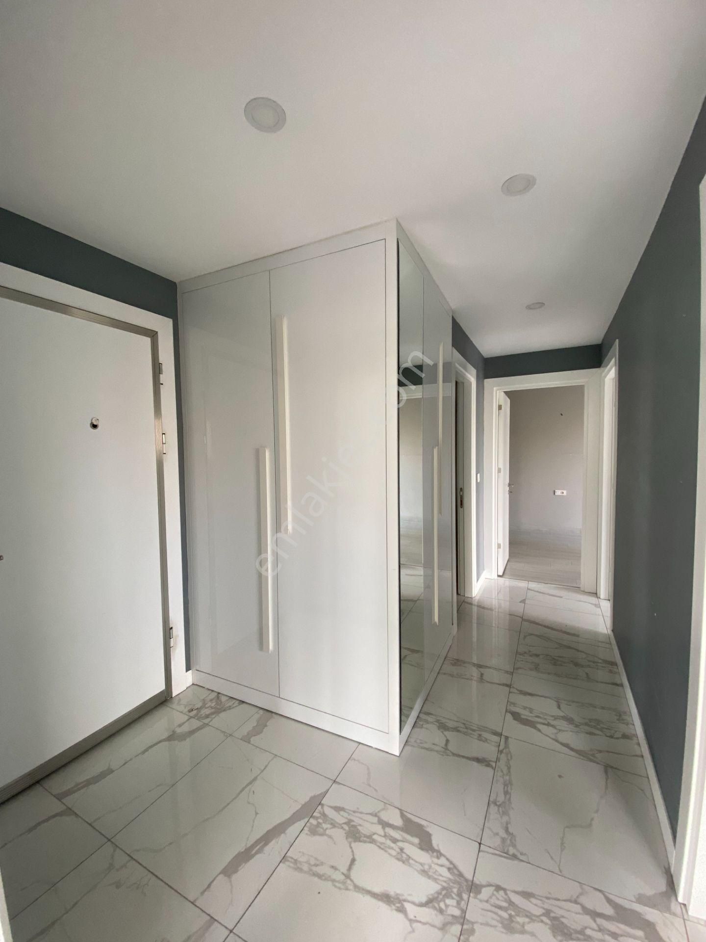 Toros Caddesinde 2+1 110 M2 Kapalı Mutfak-kapalı Otoparklı Hasarsız Kiralık Daire - Görsel 5