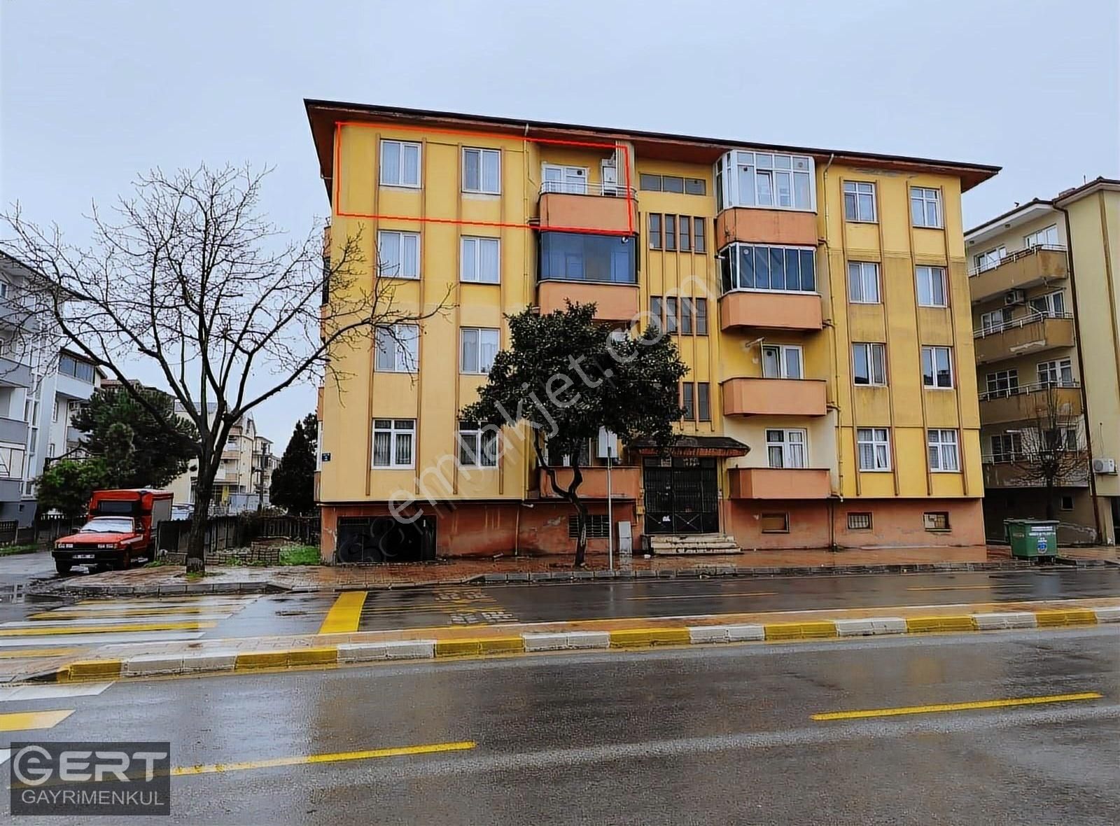 Serdivan İstiklal Satılık Daire Serdivan İstaklal Mah.cadde Üzeri 2+1 110 M2 Brüt Satlık Daire