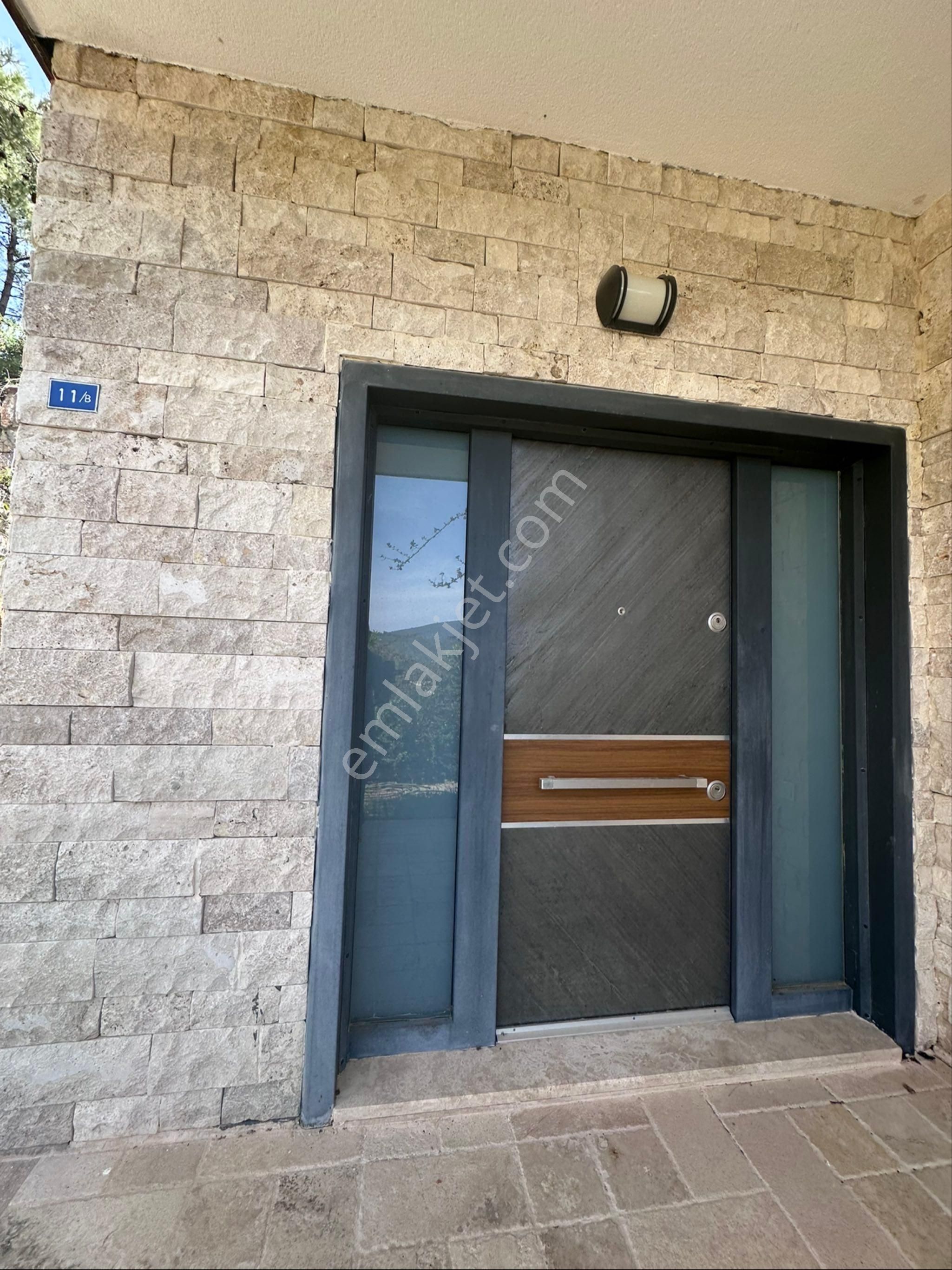 Bodrum Yalıçiftlik'te Modern Tam Müstakil 3+1 500 M2 Bahçeli Ev