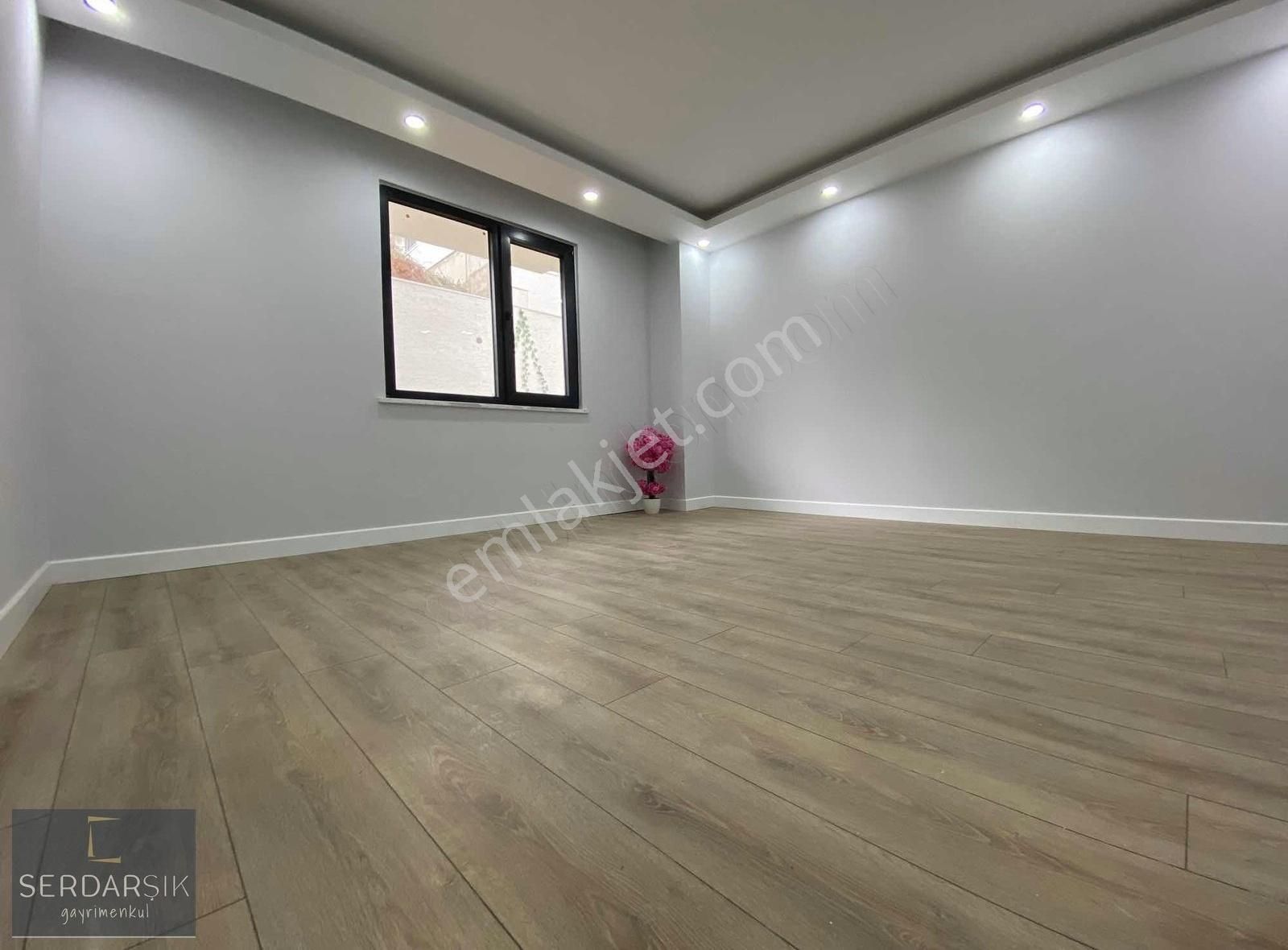 Darıca Bağlarbaşı Satılık Daire Görmeye Değer 150 M2 Bahçesi İle Yerden Isıtmalı Lüks Daire