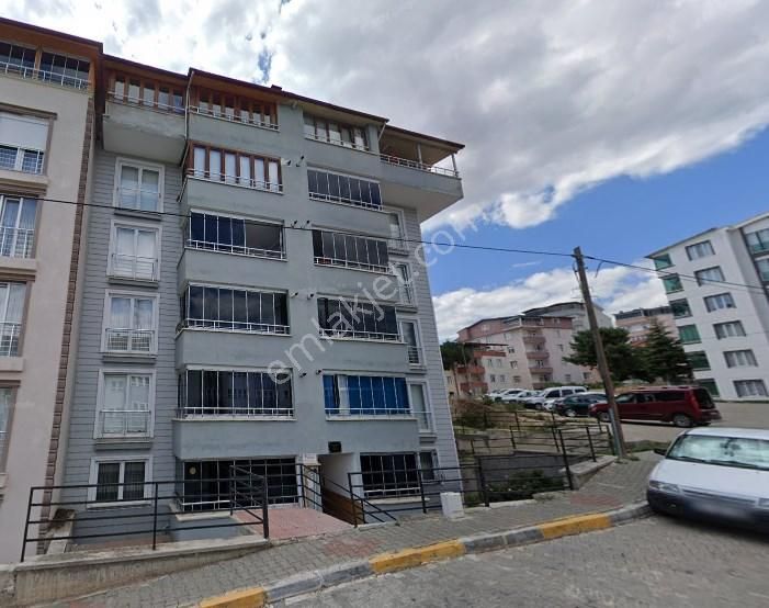 Tokat Merkez Karşıyaka Kiralık Daire Vadi Emlak'tan Karşıyaka Mahallesinde 3+1 Eşyalı Kiralık Daire