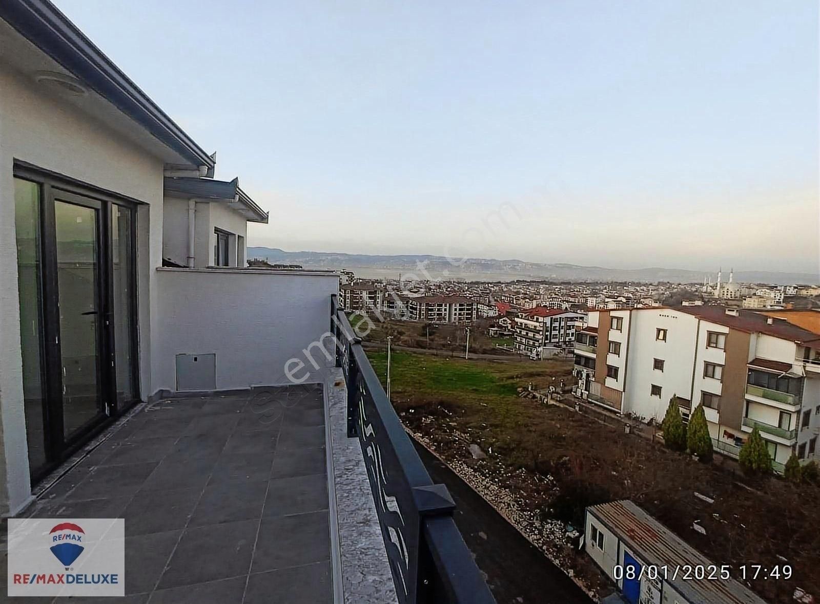 Başiskele Döngel Satılık Daire Remax Deluxe Satılık 4+1 190 M2 Daire