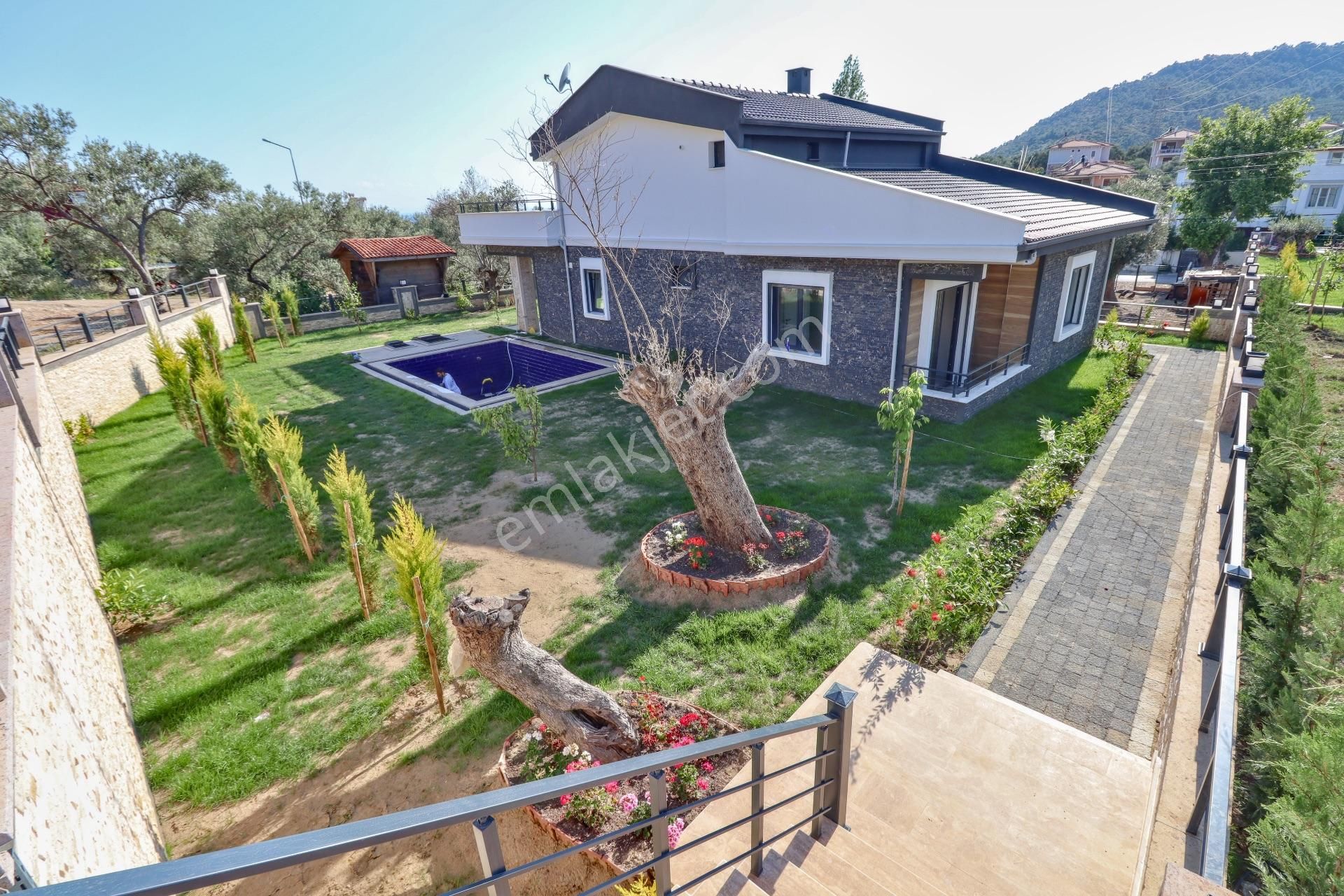 Altınoluk'ta 600 M2 Arsa İçinde Özel Havuzlu Villa - Görsel 3