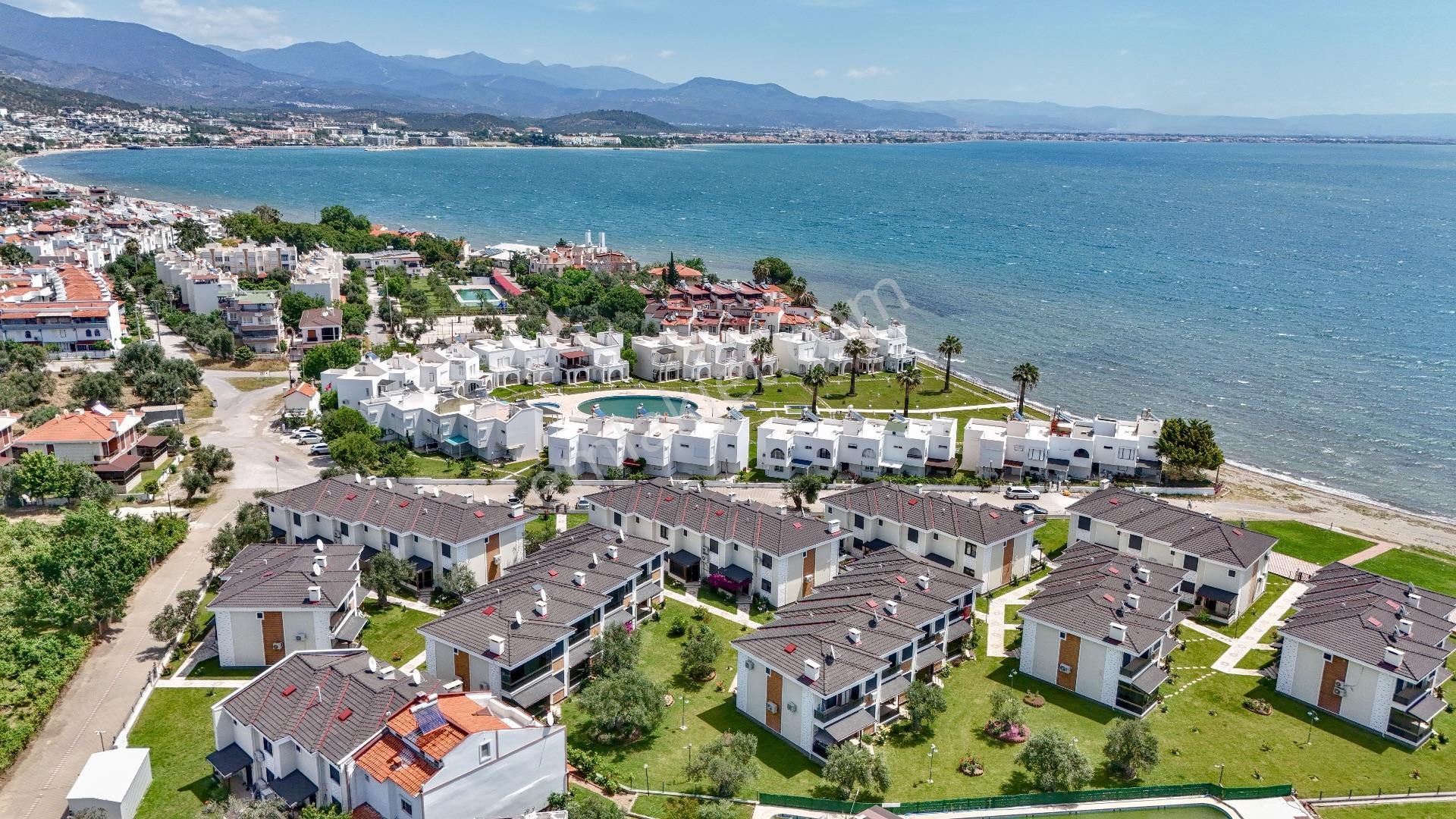 Güre'de Denize Sıfır Sitede Satılık 3+1 Lüks Villa - Görsel 3