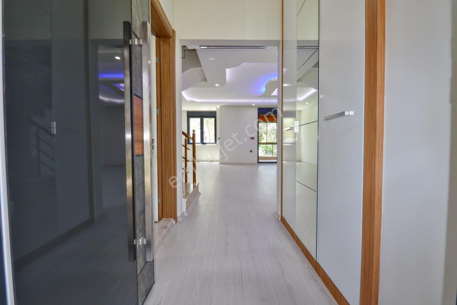 Güre'de Denize Sıfır Sitede Satılık 3+1 Lüks Villa - Görsel 22