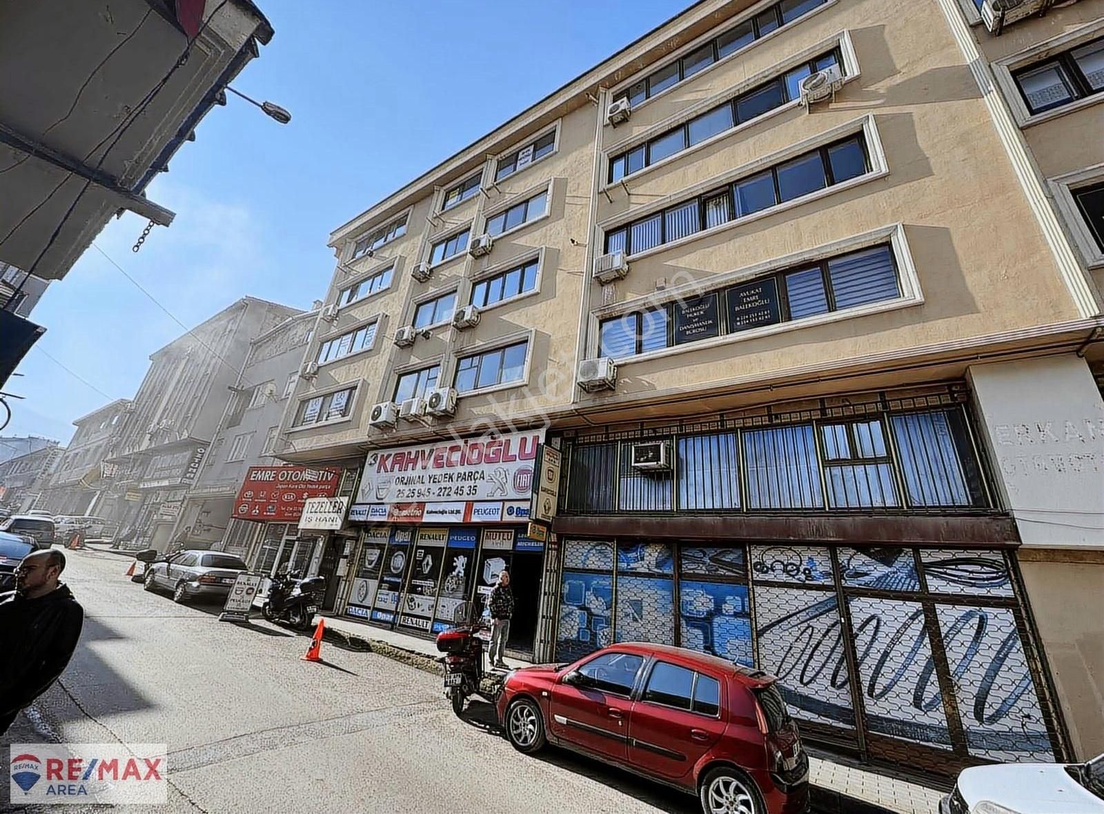 Osmangazi Hacı İlyas Satılık Ofis Remax Area Dan Cadde Üzeri Adliye Yanında Satılık Büro, Ofis