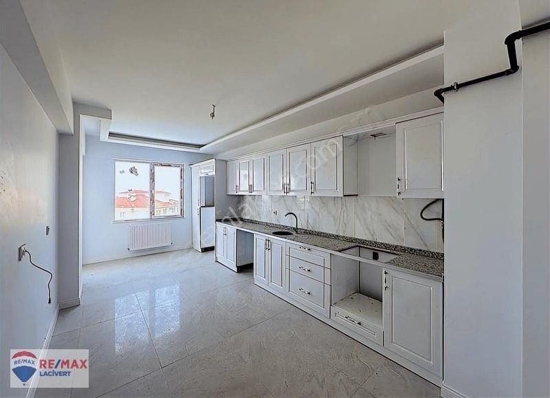 Palandöken Hüseyin Avni Ulaş Satılık Daire Re/max Lacivert'ten Yağmur Sitesi'nde Satılık 3+1 Sıfır Daire