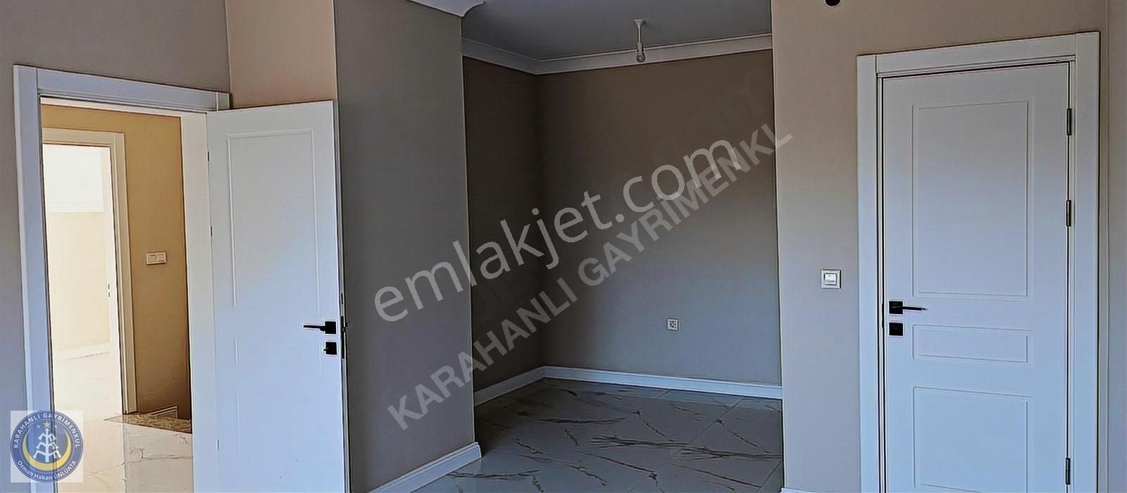 Körfez Güney Satılık Villa Karahanlı Dan Sahilde 4+1 İkiz Villa