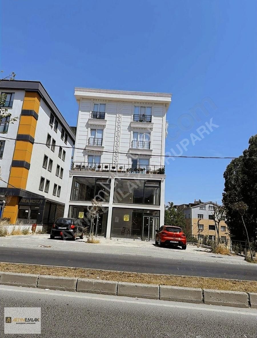 Büyükçekmece Murat Çeşme Kiralık Dükkan & Mağaza Büyükçekmece Muratçeşme Mah.bulvar Üzerinde 3 Katlı 220m2 Dükkan