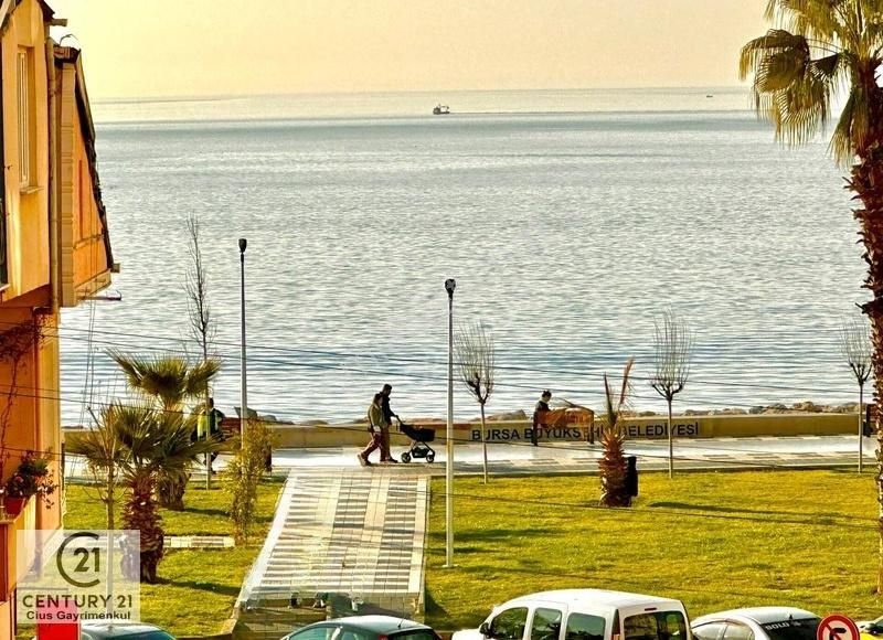 Gemlik Dr. Ziya Kaya Satılık Daire C21 Cius; İstiklal Caddesi Üzerinde Deniz Manzaralı Satılık 3+1