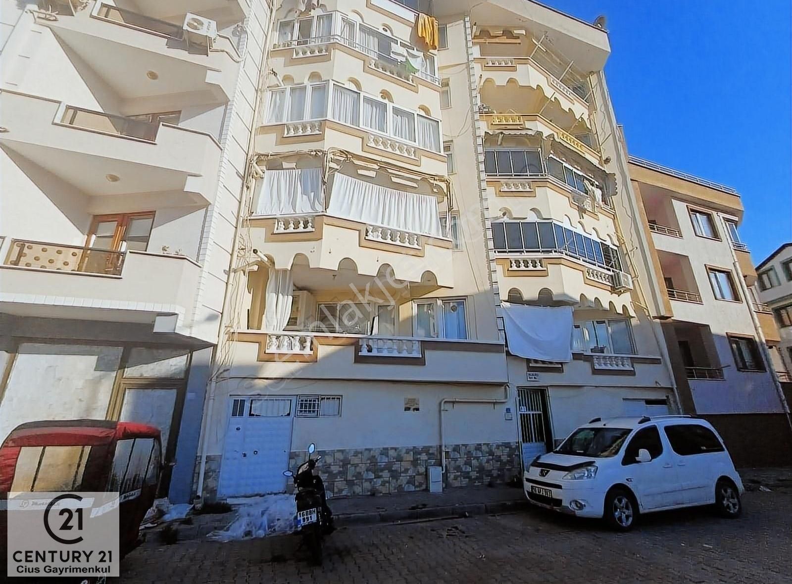 Gemlik Eşref Dinçer Satılık Daire C21 Cius; 3+1 120 M2 Çift Cephe Fırsat Daire