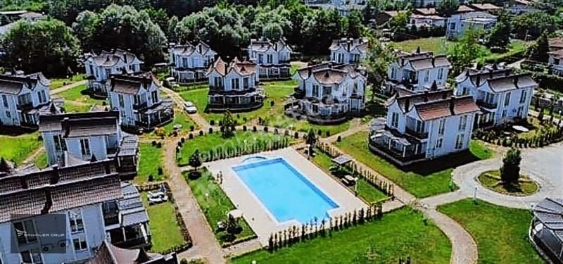 Sapanca Kırkpınar Soğuksu Kiralık Villa ''sapanca'nın En Güzel Köşesinde Ortak Havuzlu 4+1 Lüks Villa!''