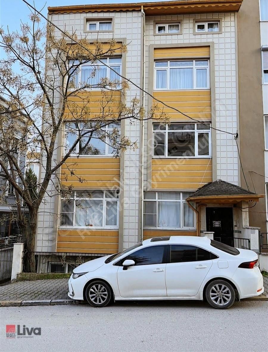 Karesi Atatürk Kiralık Daire Rw Liva'dan Atatürk Mahallesinde 3+1 Kiralık Daire