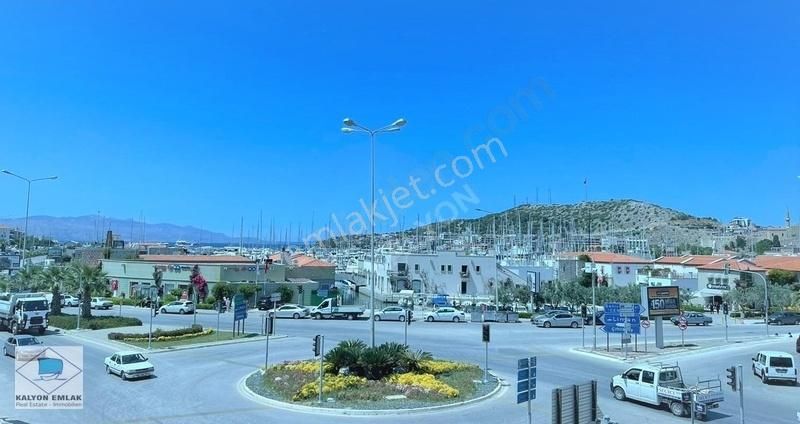 Çeşme Musalla Satılık Daire Çeşme Marina Manzaralı Satılık 3+1 Kupon Daire