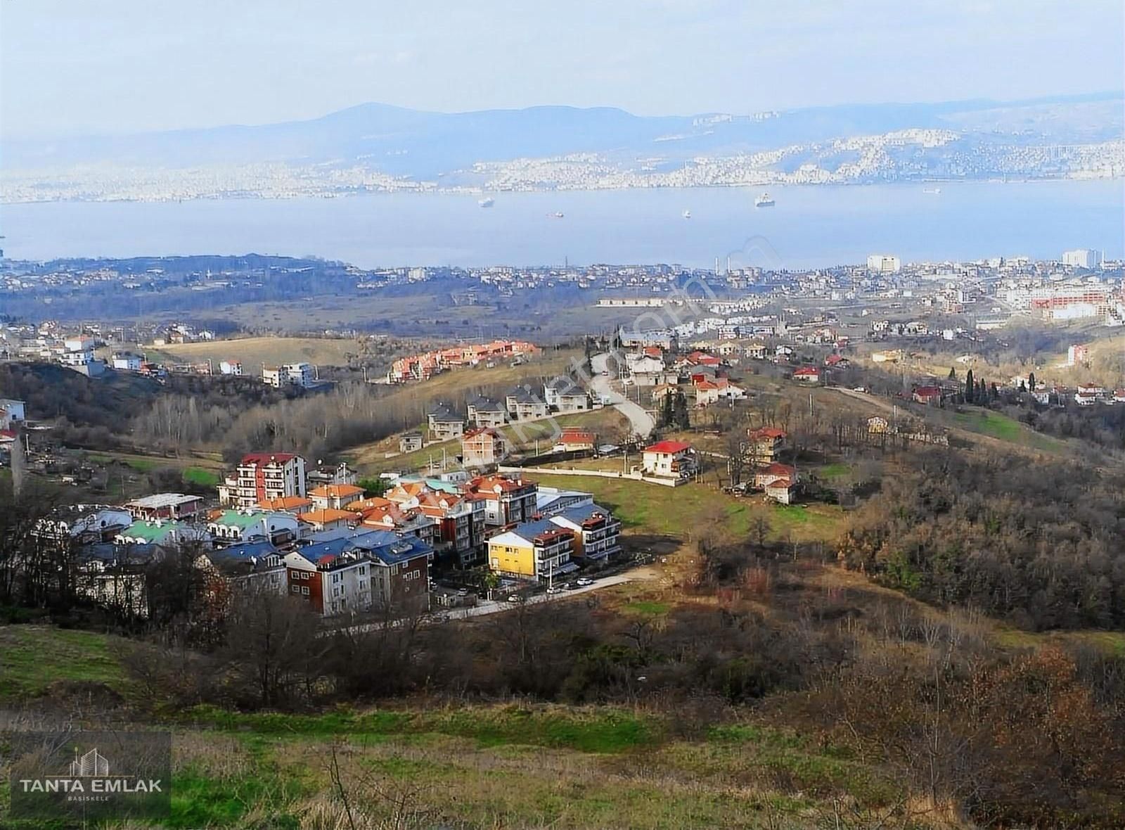 Başiskele Barbaros Satılık Villa İmarlı Tanta Emlaktan Başiskele Barbarosta 587m2 Ruhsatlı Projeli Arsa