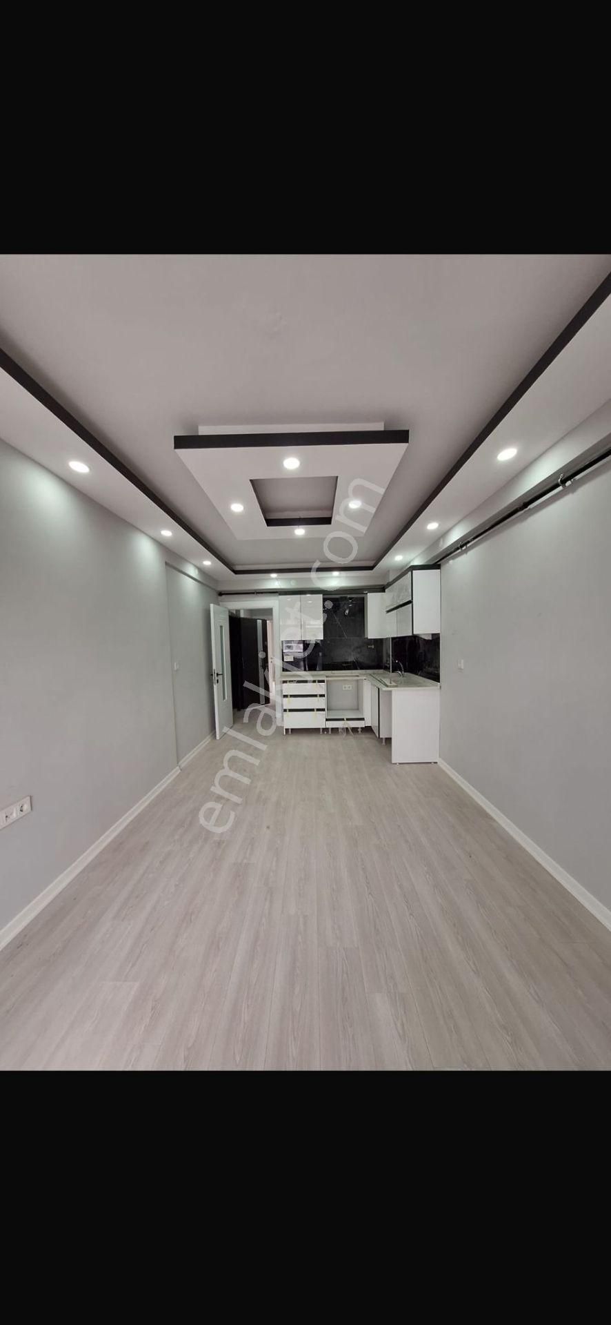 Çamlıca Mahallesinde Satılık 1+1 Daire