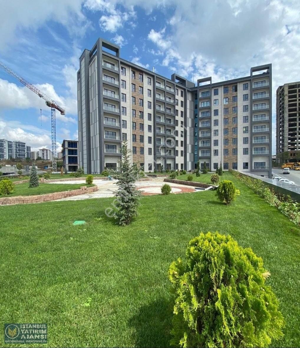 Başakşehir İkitelli OSB Satılık Daire Başakşehir Hayatpark Rezidans Ara Kat Peyzaj Manzaralı 2+1 Daire