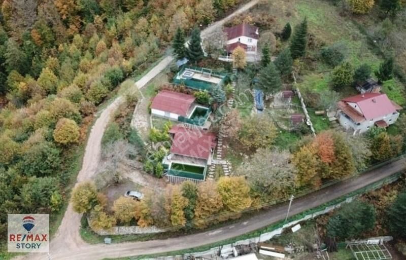 Başiskele Servetiye Cami Satılık Villa Kocaeli Başiskele Servetiye Cami 2.140 M2 Arsa İçerisinde Villa