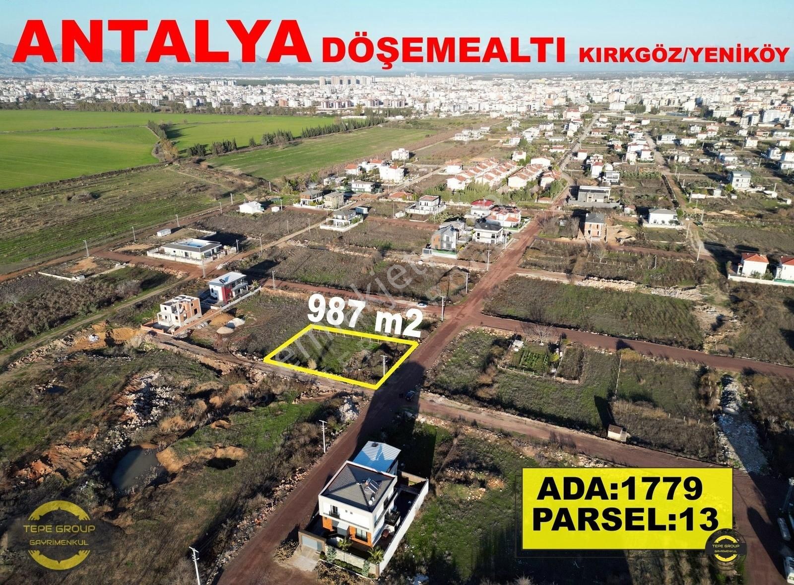 Döşemealtı Yeniköy Satılık Villa İmarlı Yeniköy'de 987 M2 4 Villalık İmarlı Satılık Takaslı Köşe Parsel